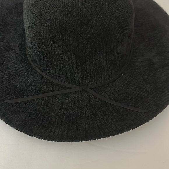 Women’s corduroy hat - Picture 2 of 3